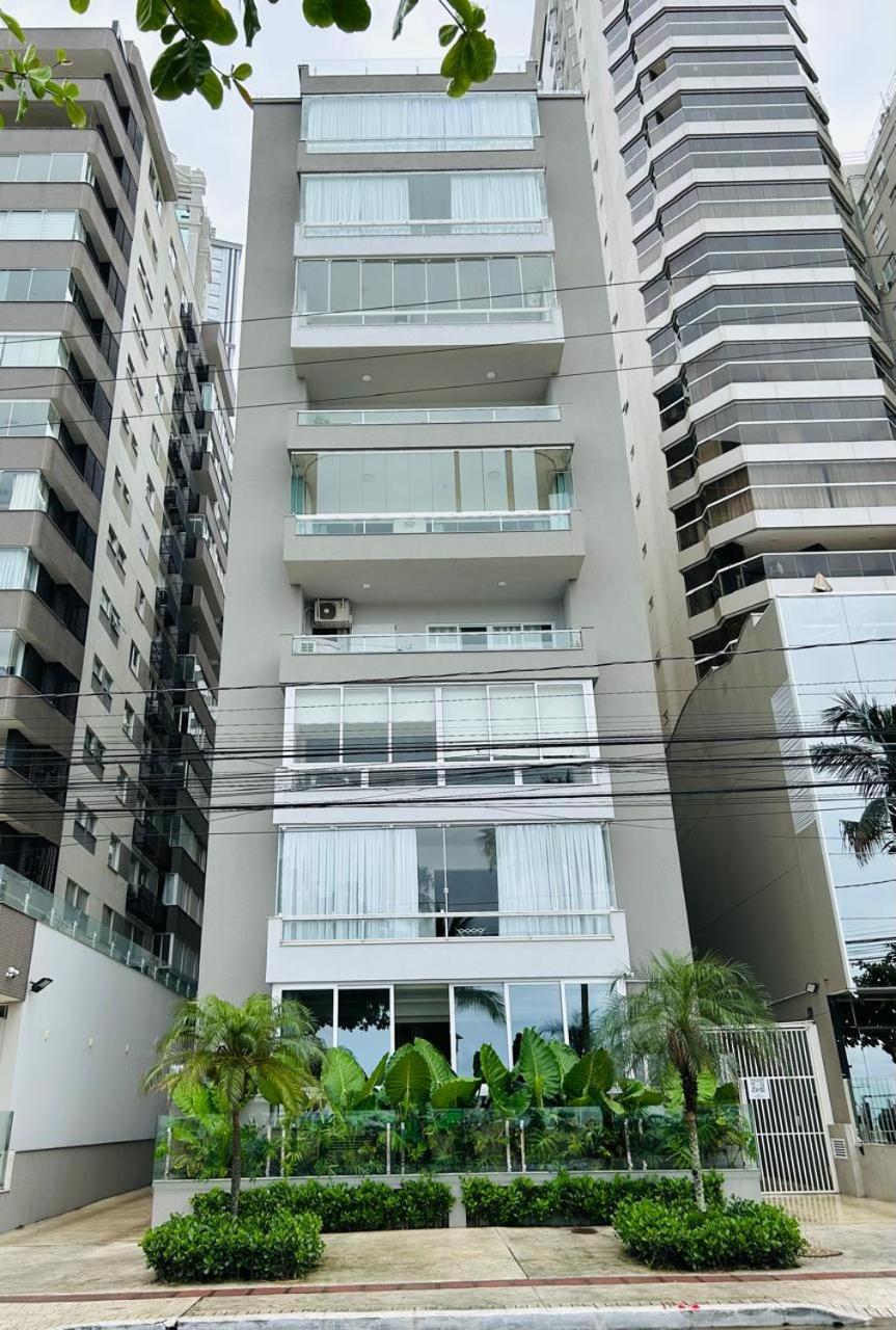 Apartamento Avenida Atlantica, Beira Mar, Pe Na Areia Balneário Camboriú Exterior foto